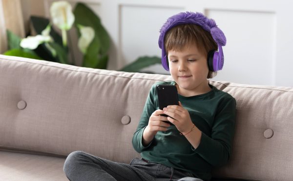 headphones connect