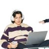 headphones connect